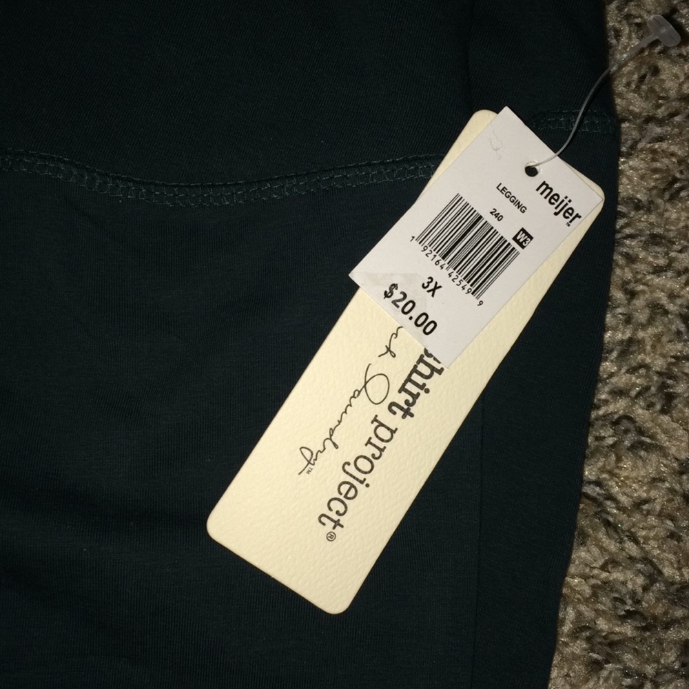 NWT plus size workout leggings - Picture 2 of 4